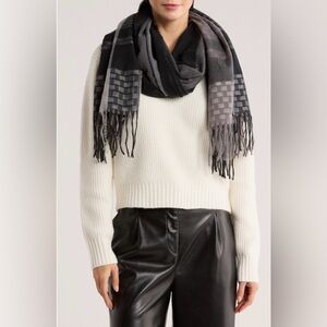 Brand New Vince Camuto Textured Black and Gray Color Block Feather Scarf